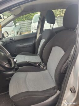 Peugeot 206 essence clim révisés et garantie – Saint-Martin-de-Valgalgues