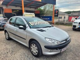 Peugeot 206 essence clim révisés et garantie – Saint-Martin-de-Valgalgues