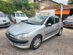 Peugeot 206 essence clim révisés et garantie – Saint-Martin-de-Valgalgues