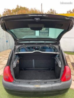 Renault Clio 2 1.2i 60ch – Saint-Ouen