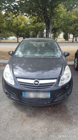 Vend opel corsa noir 2007 en l état – Blois